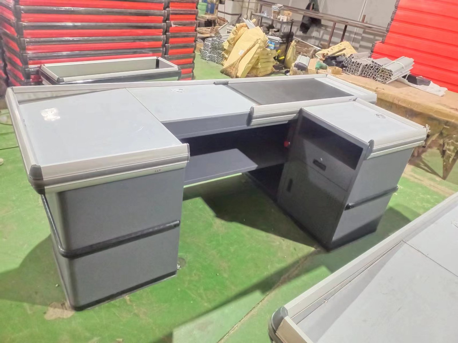 Conveyor Checkout Counter