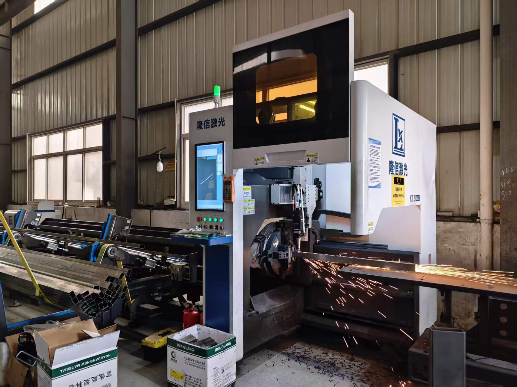 3D laser tube cutting machine